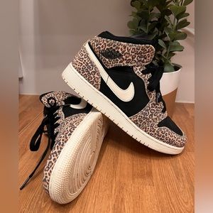 Nike Air Jordan 1 Mid SE - Cheetah Y7 or Women's size 8